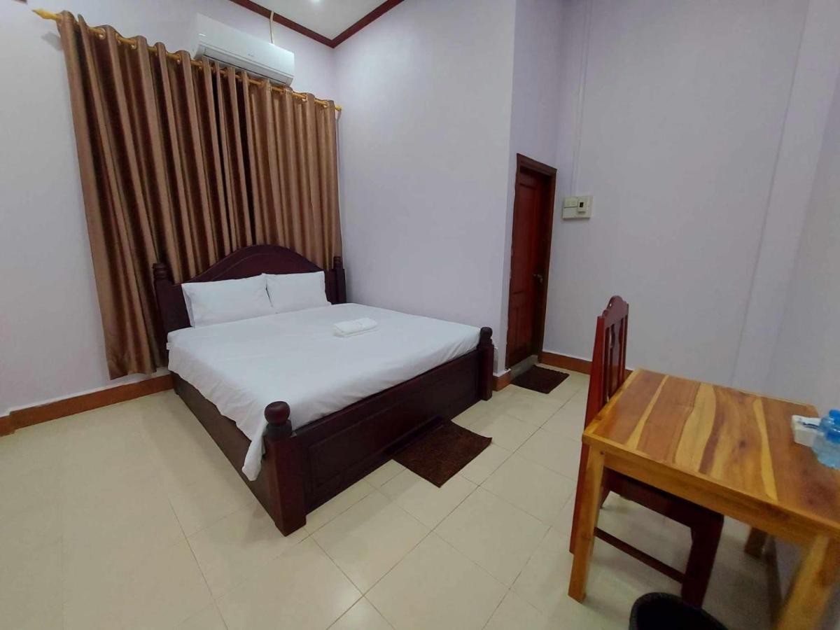 Inthavong Hotel/Guest House Vang Vieng Dış mekan fotoğraf