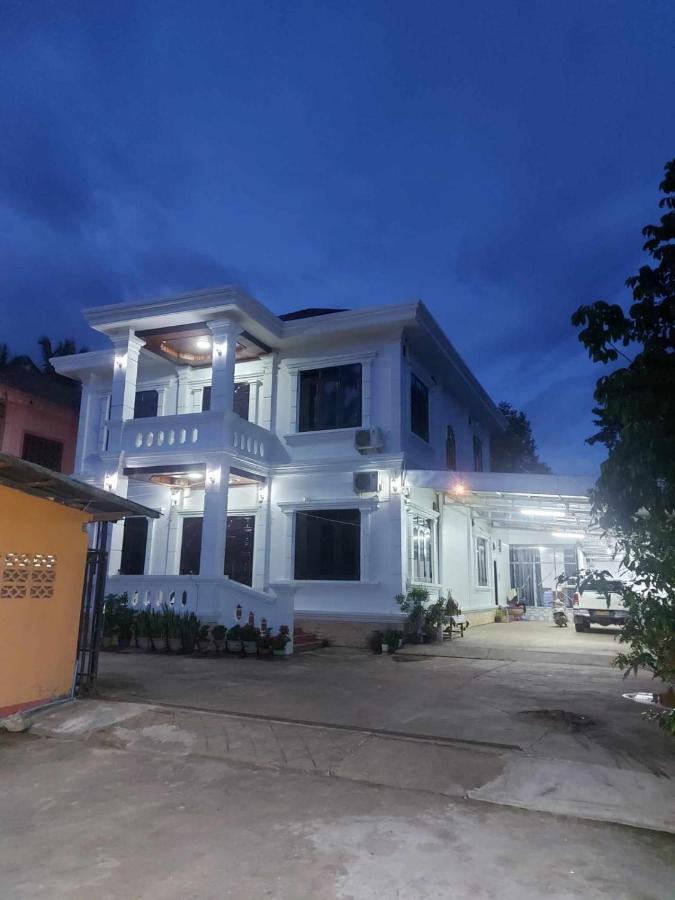 Inthavong Hotel/Guest House Vang Vieng Dış mekan fotoğraf