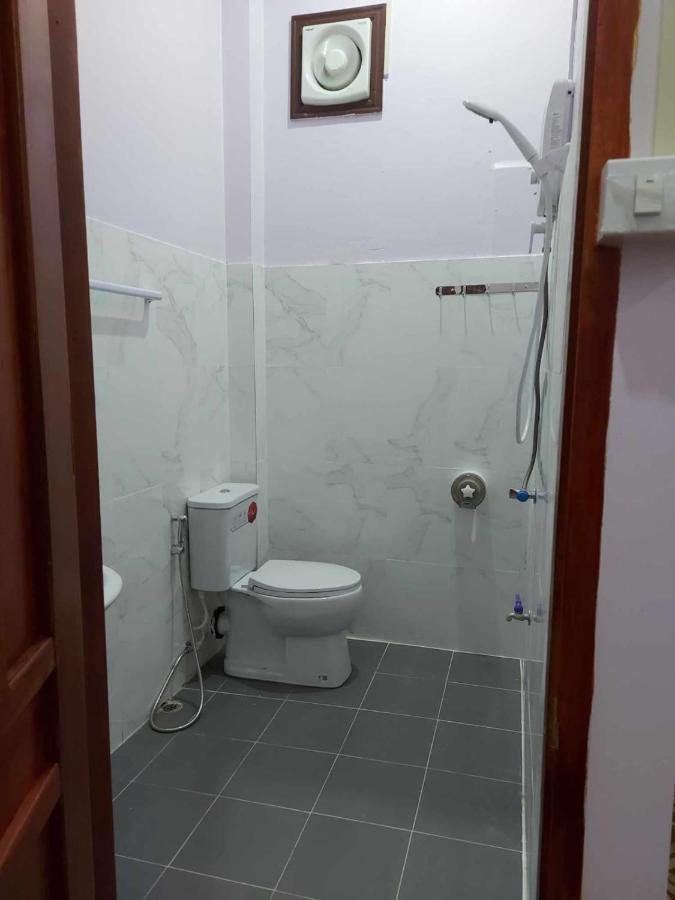 Inthavong Hotel/Guest House Vang Vieng Dış mekan fotoğraf
