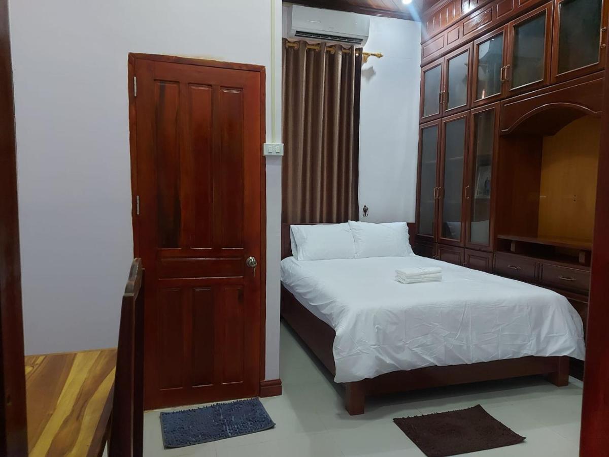 Inthavong Hotel/Guest House Vang Vieng Dış mekan fotoğraf